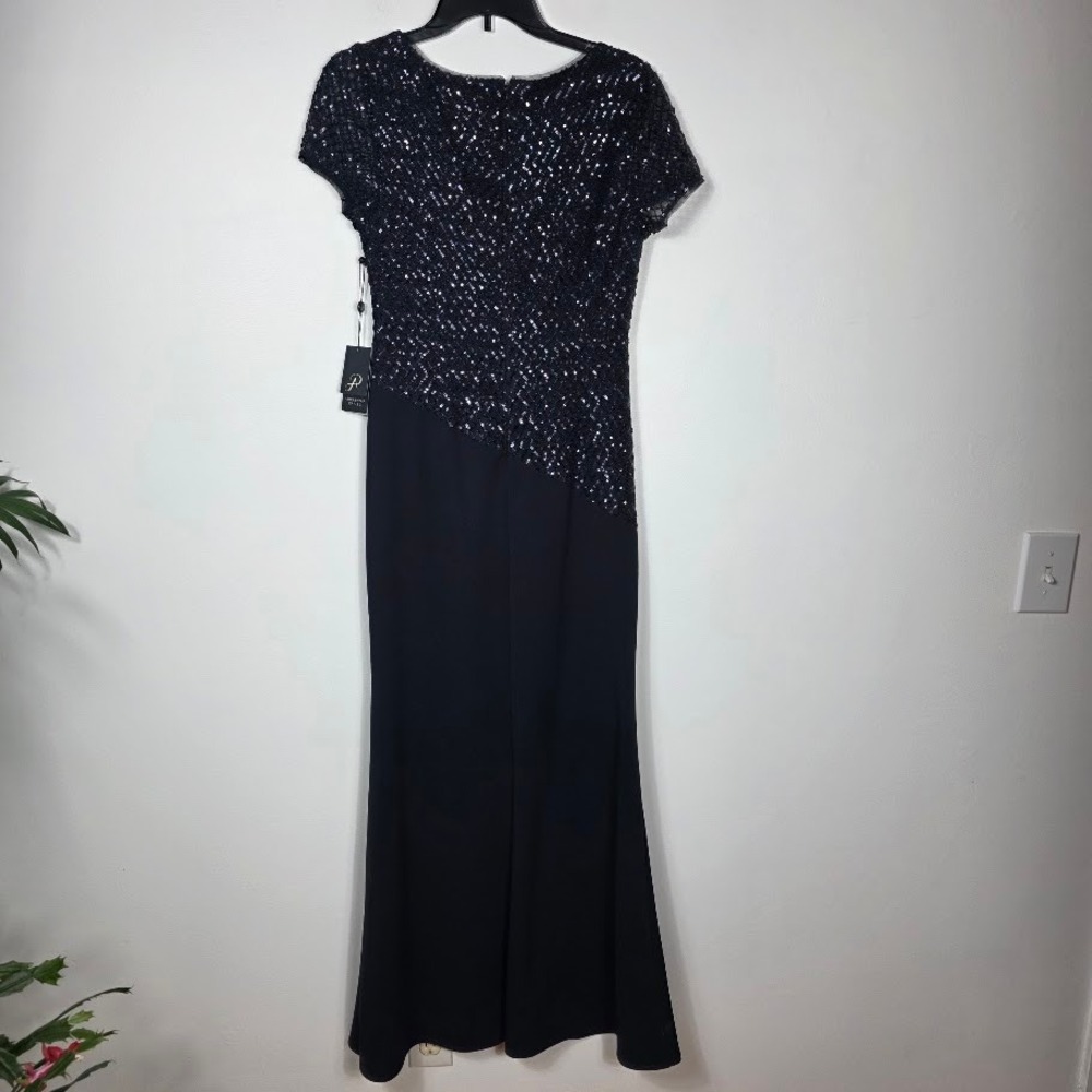 Adrianna Papell Midnight Blue Sequin Crepe Gown Style AP1E207872 US Size 6